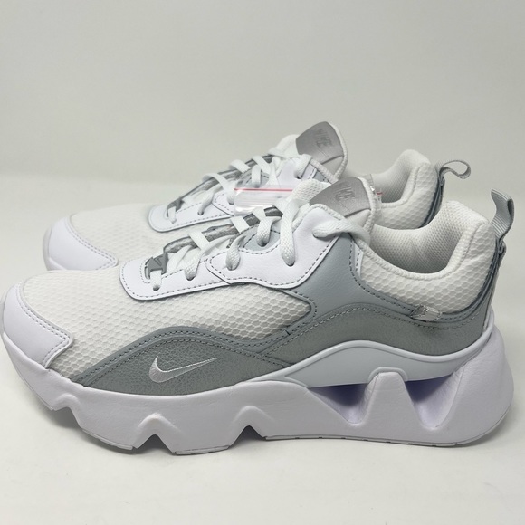 Nike Women RYX 365 II White / Metallic Platinum Sneaker Women’s size 8 - Picture 3 of 8